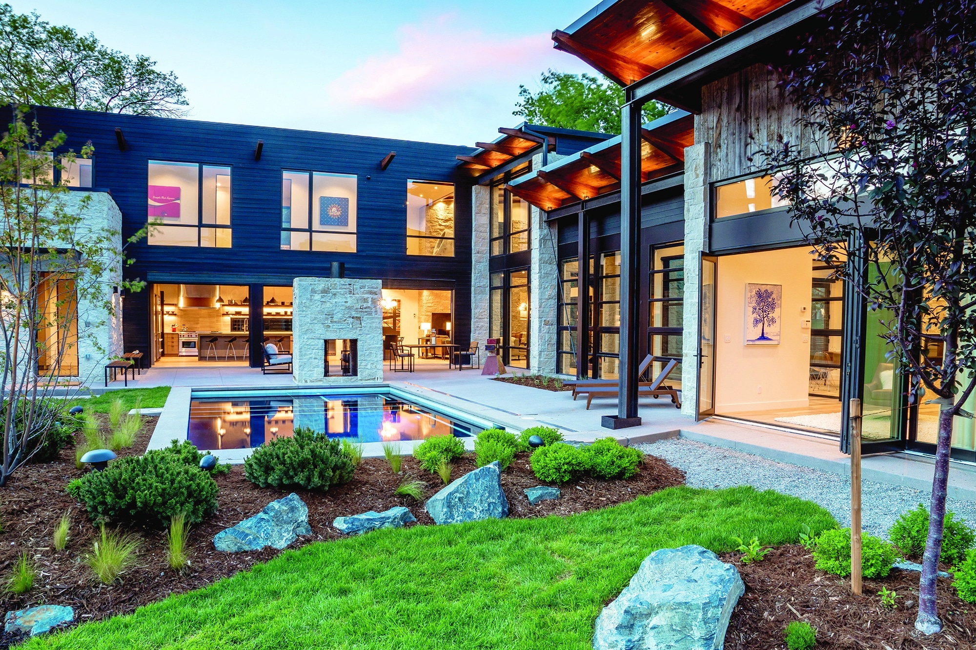 A Condo With a Pool and Lawn Area